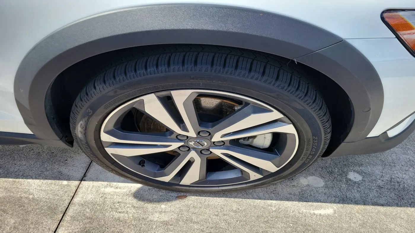 2025 Volvo V60 Cross Country B5 Plus