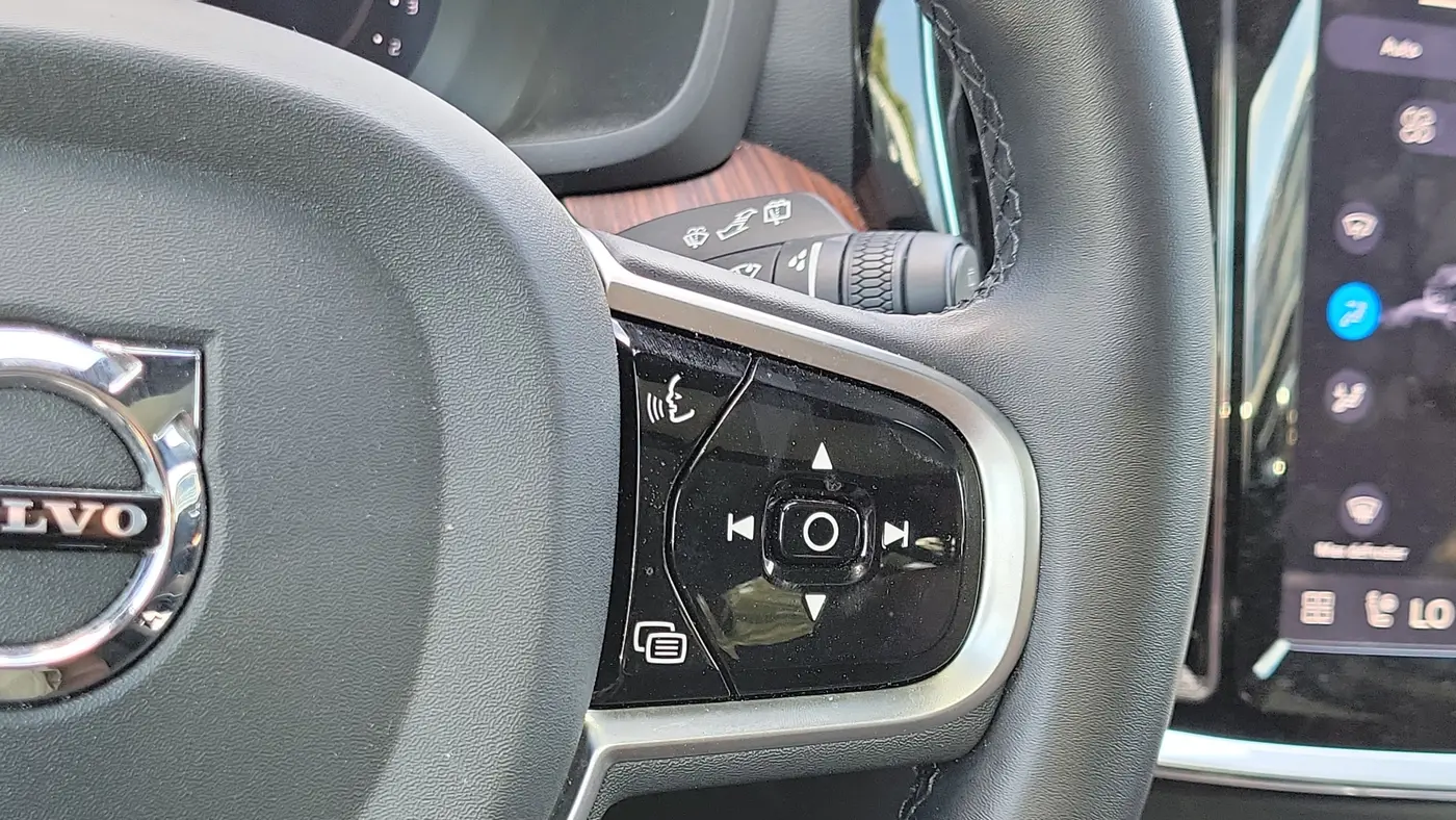2025 Volvo V60 Cross Country B5 Plus