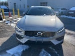 2025 V60 Cross Country Thumbnail 3