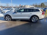 2025 V60 Cross Country Thumbnail 9