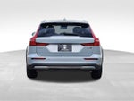 2025 V60 Cross Country Thumbnail 7