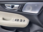 2025 V60 Cross Country Thumbnail 10