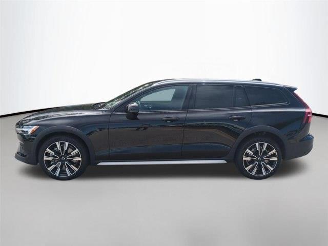 2026 Volvo V60 - $52,695