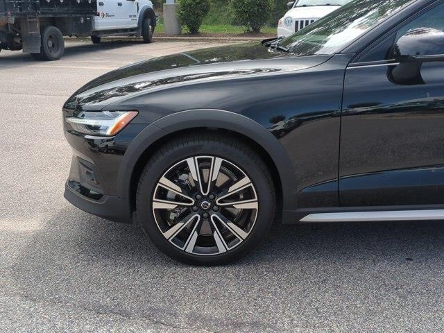 2026 Volvo V60 - $52,695