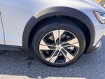 2024 V60 Cross Country Thumbnail 5
