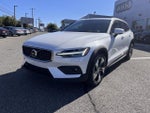 2024 V60 Cross Country Thumbnail 3