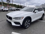 2024 V60 Cross Country Thumbnail 3