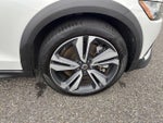 2024 V60 Cross Country Thumbnail 5