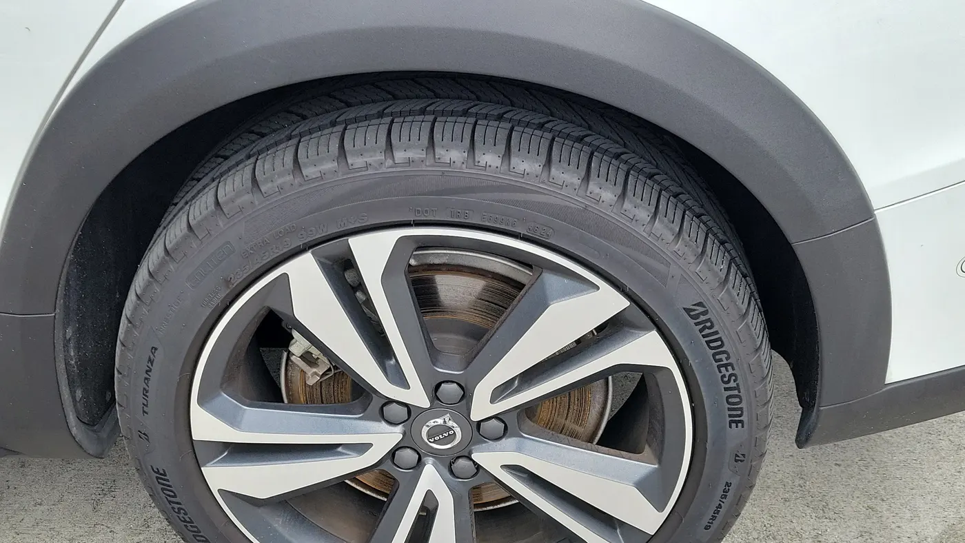 2023 Volvo V60 Cross Country B5 Plus
