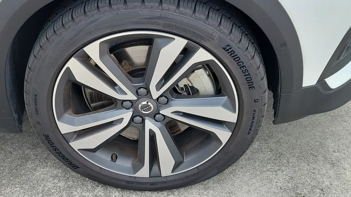 2023 Volvo V60 Cross Country B5 Plus