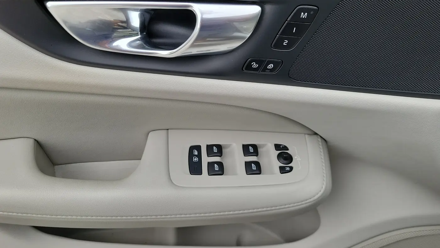 2023 Volvo V60 Cross Country B5 Plus