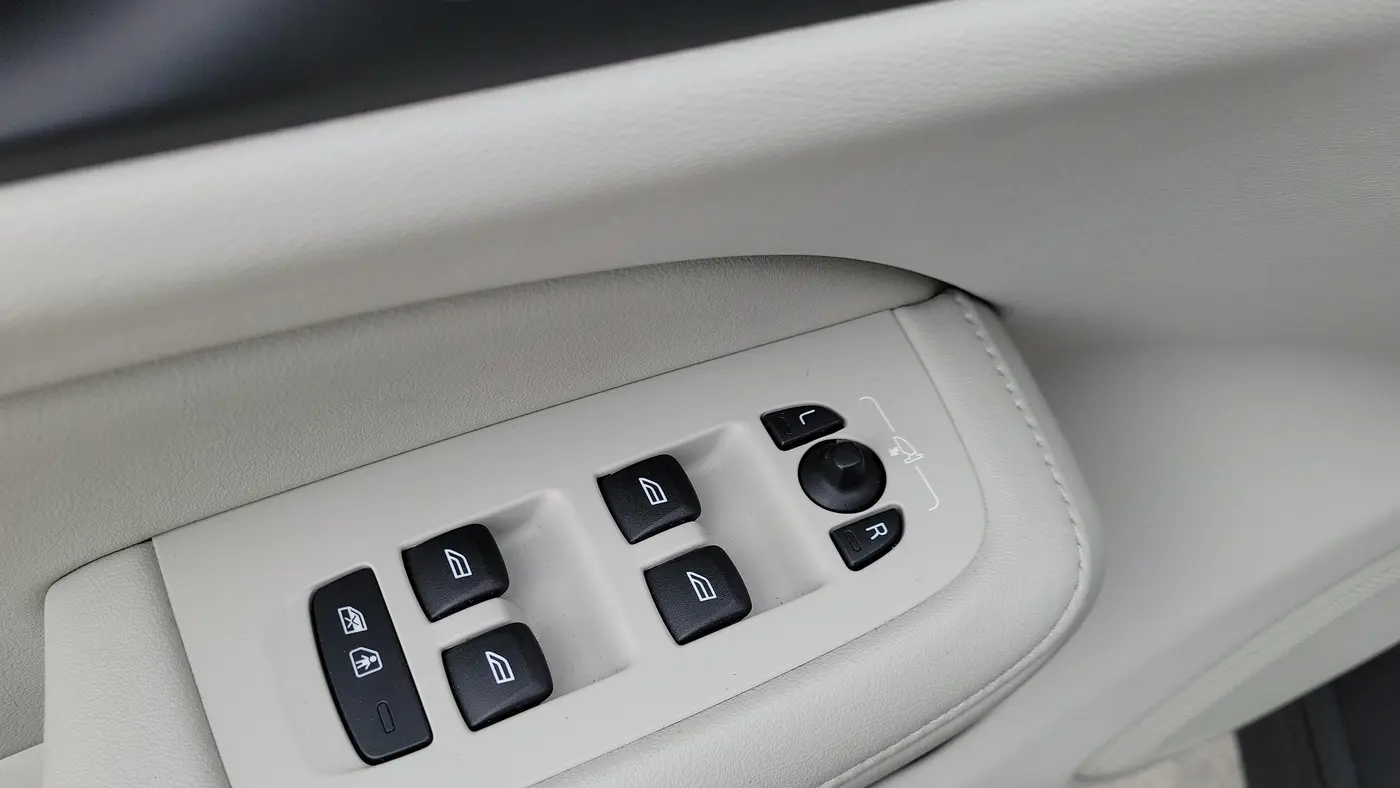 2023 Volvo V60 Cross Country B5 Plus