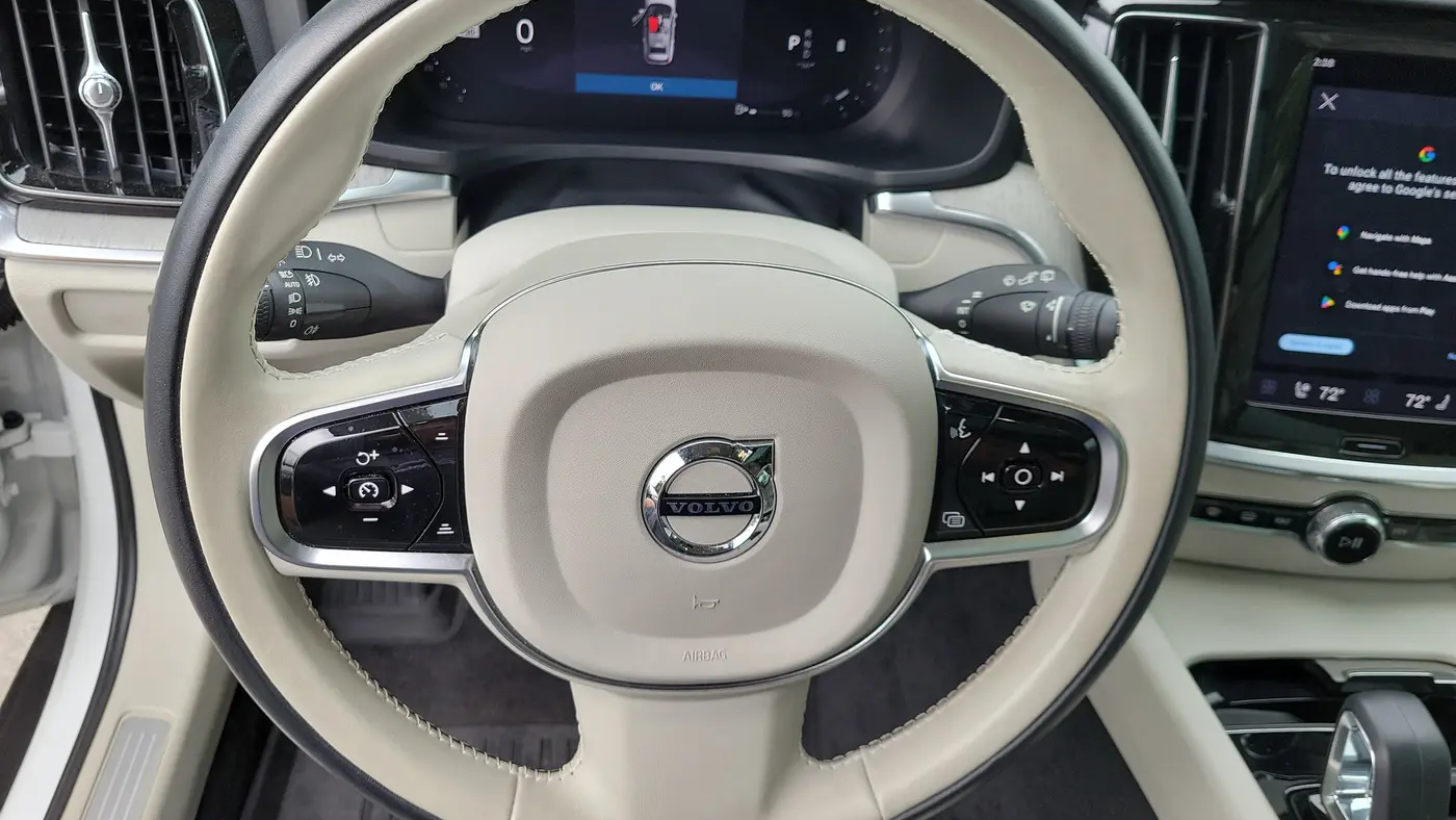2023 Volvo V60 Cross Country B5 Plus