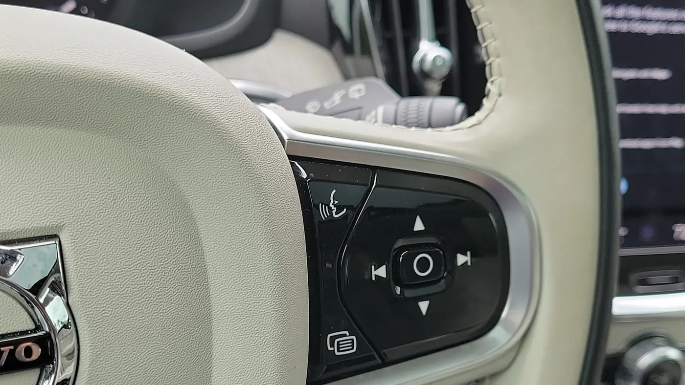 2023 Volvo V60 Cross Country B5 Plus