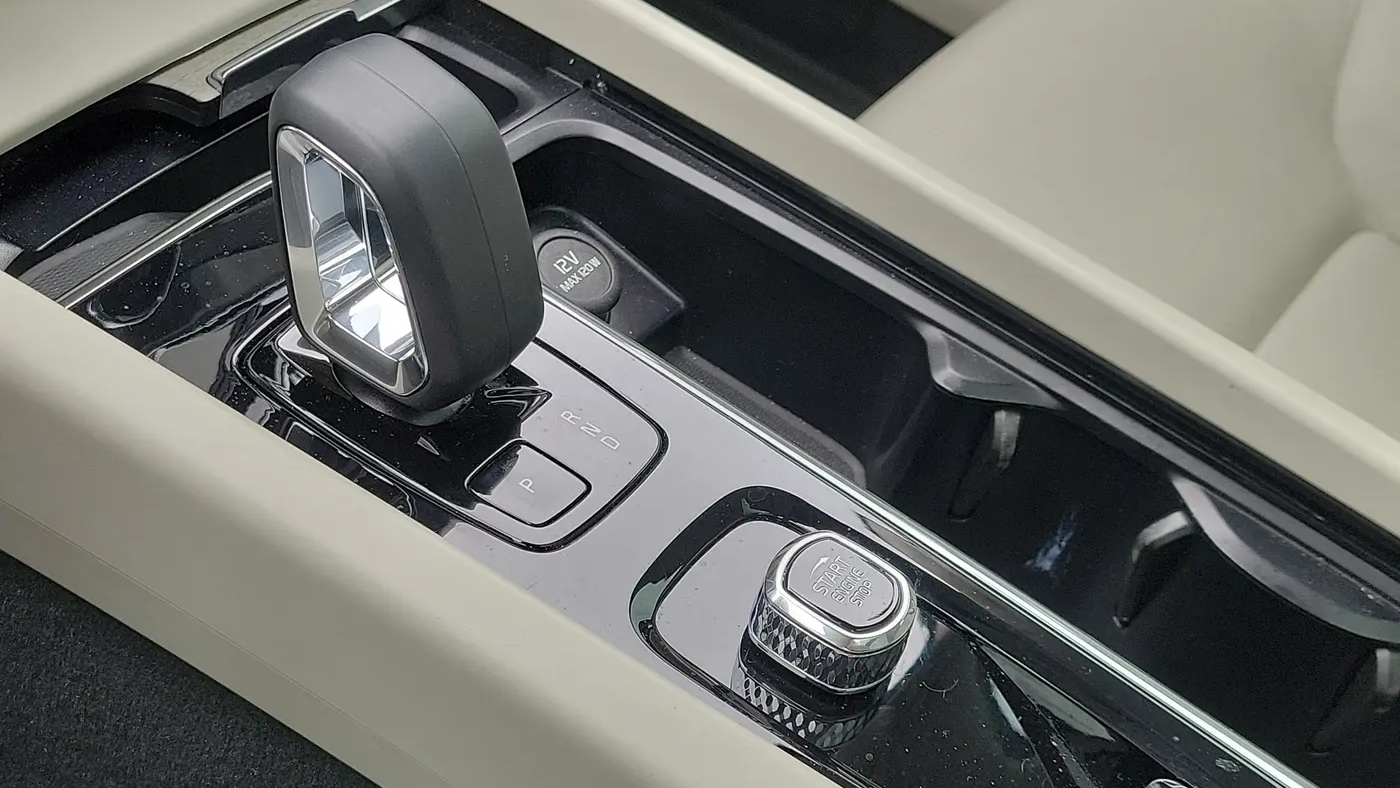 2023 Volvo V60 Cross Country B5 Plus