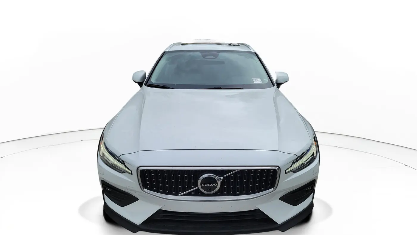 2023 Volvo V60 Cross Country B5 Plus