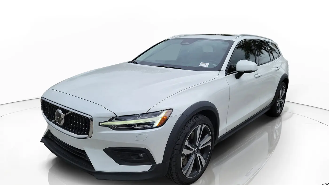 2023 Volvo V60 Cross Country B5 Plus
