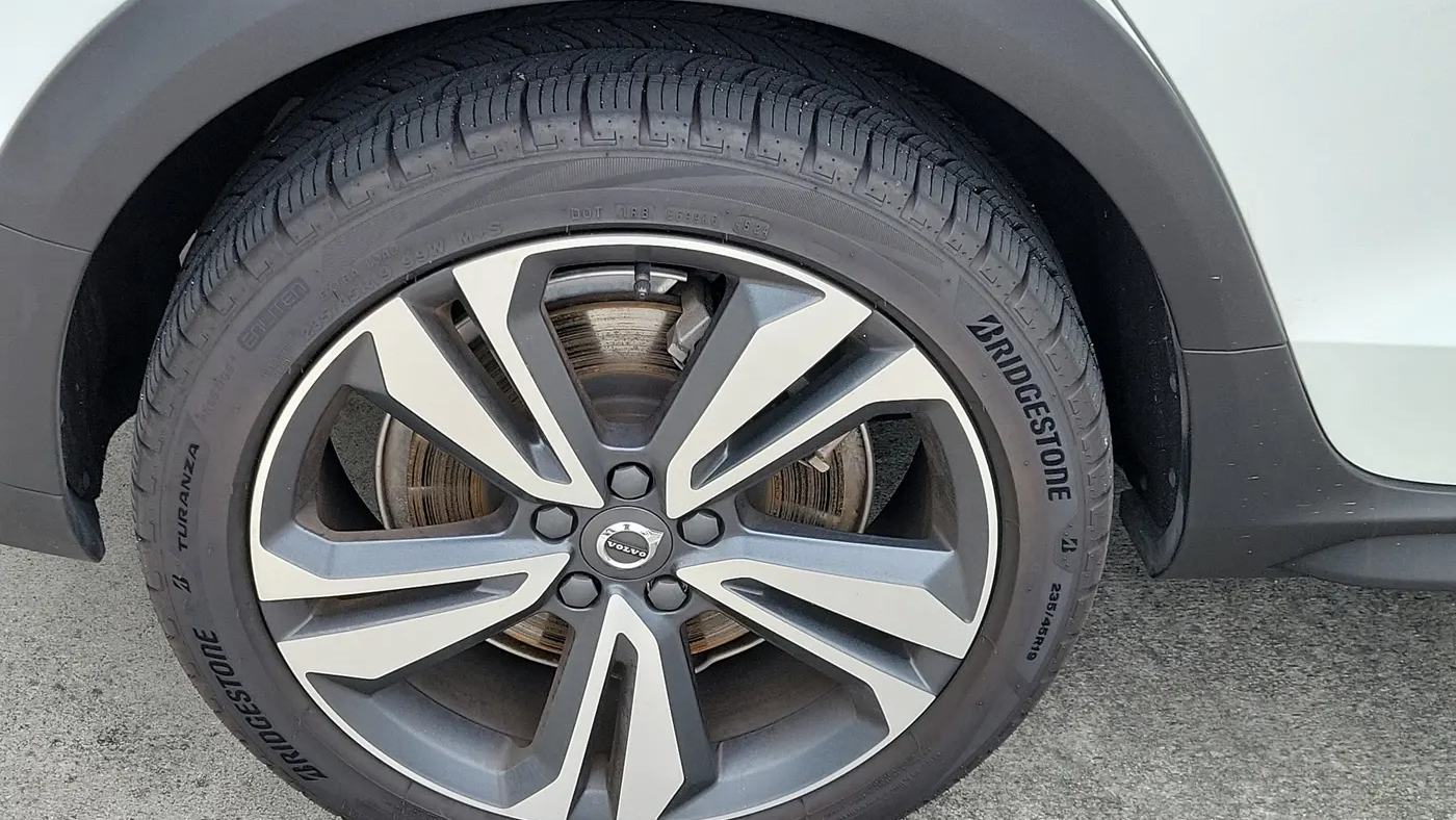 2023 Volvo V60 Cross Country B5 Plus