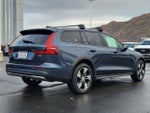 2023 V60 Cross Country Thumbnail 2