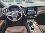 2023 V60 Cross Country Thumbnail 4