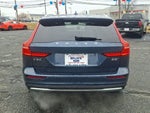 2023 V60 Cross Country Thumbnail 3