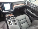 2023 V60 Cross Country Thumbnail 10