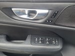 2023 V60 Cross Country Thumbnail 15