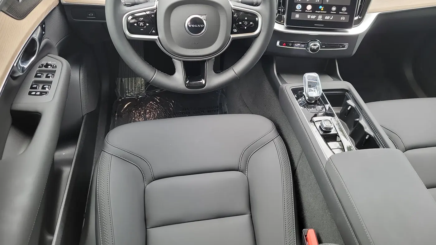 2026 Volvo XC90 B5 Plus 6P