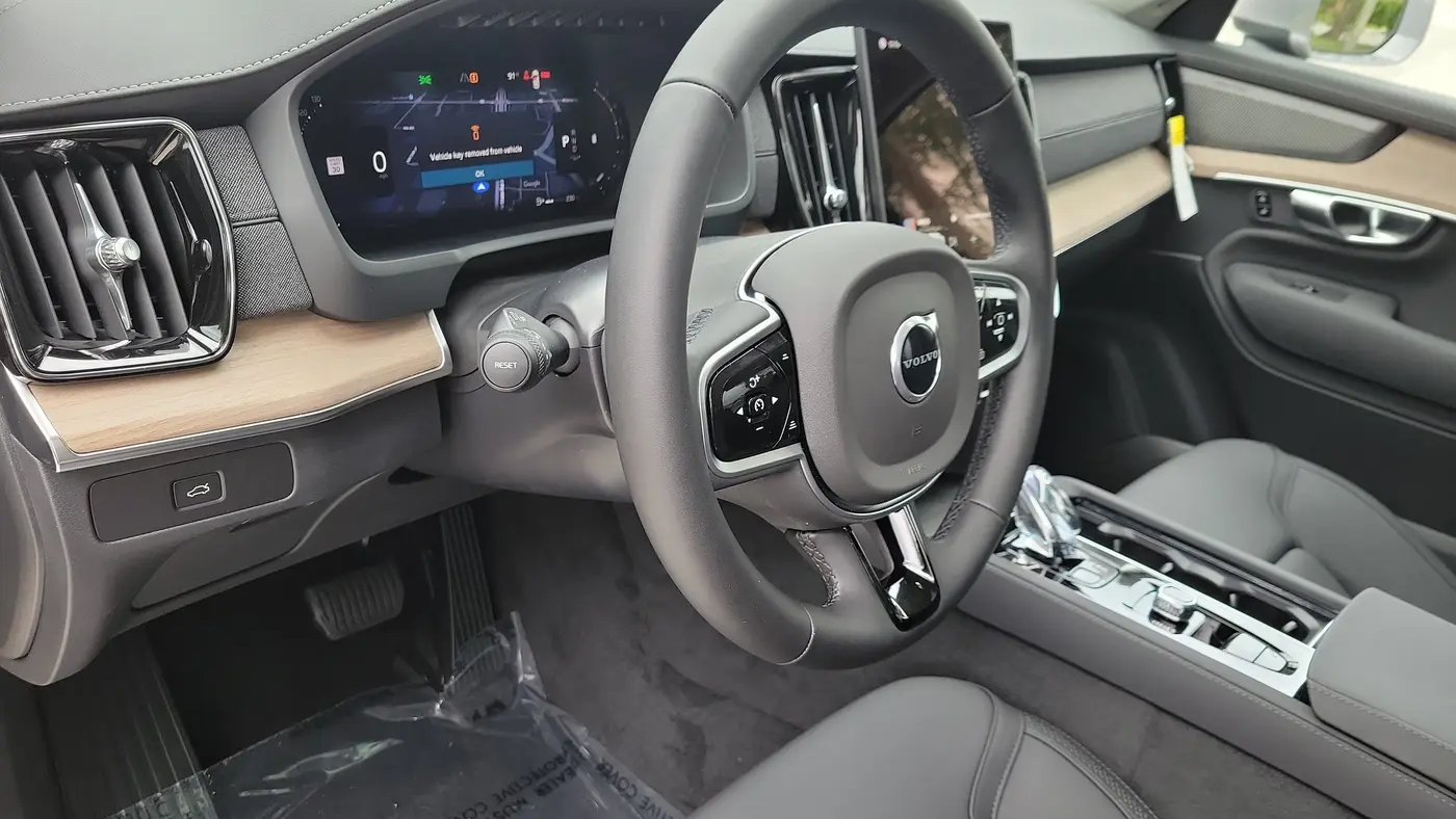 2026 Volvo XC90 B5 Plus 6P