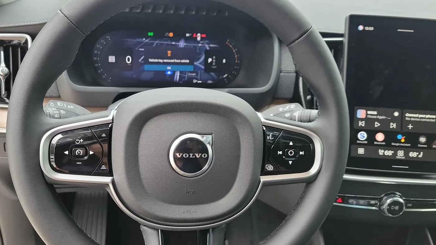 2026 Volvo XC90 B5 Plus 6P