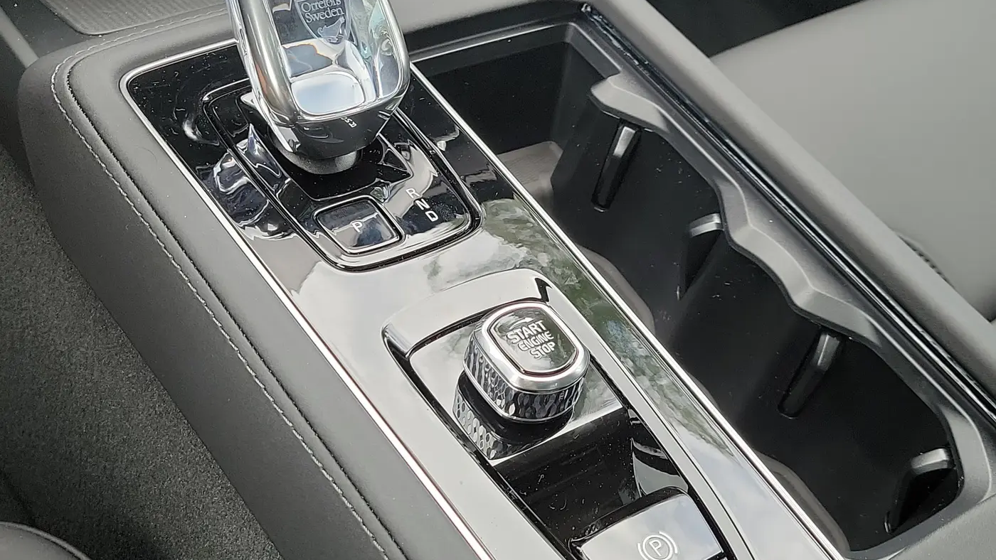 2026 Volvo XC90 B5 Plus 6P