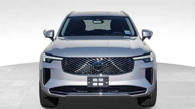 2025 Volvo XC90 B5 Core Bright Theme