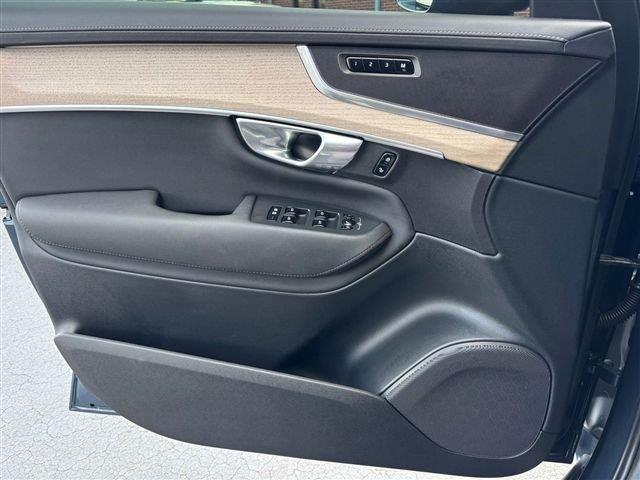 2025 Volvo XC90 - $42,892