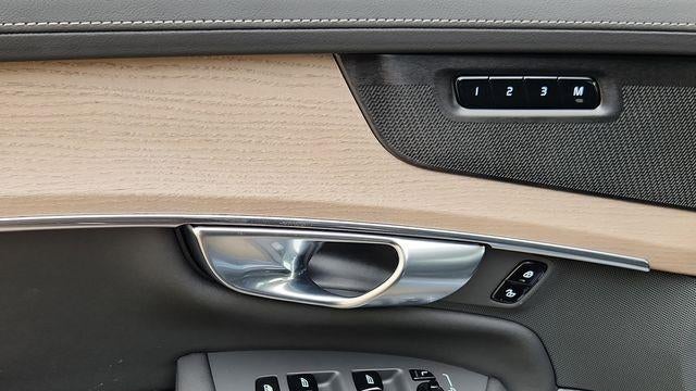 2025 Volvo XC90 B5 Plus Bright Theme 7P