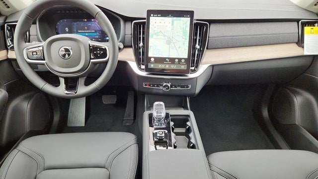 2025 Volvo XC90 B5 Plus Bright Theme 7P
