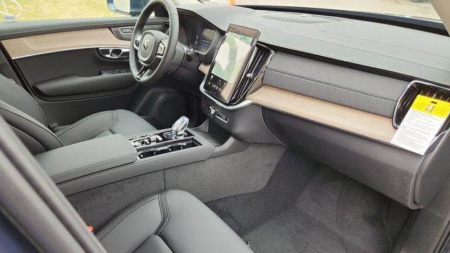 2025 Volvo XC90 B5 Plus Bright Theme 7P