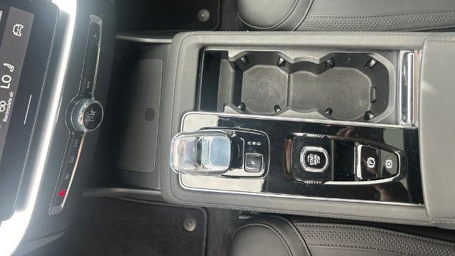 2025 Volvo XC90 B5 Plus Bright Theme 7P