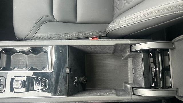 2025 Volvo XC90 B5 Plus Bright Theme 7P