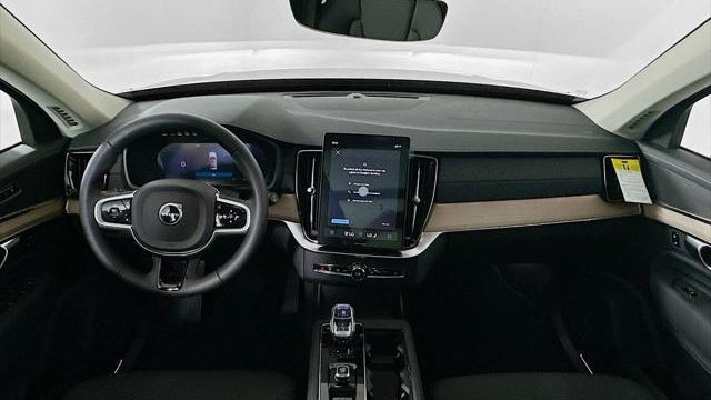 2026 Volvo XC90 B5 Plus 7P