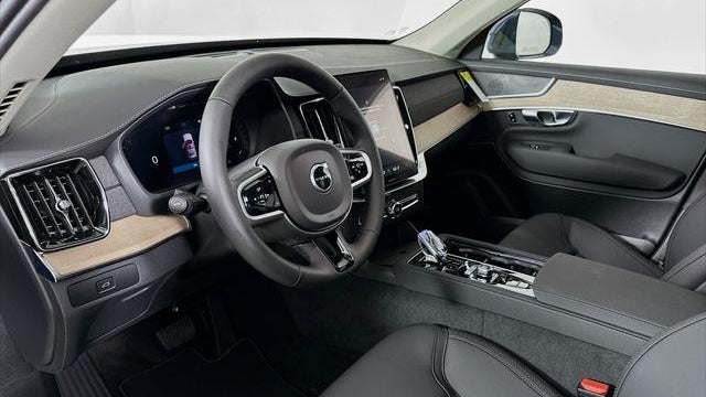 2026 Volvo XC90 B5 Plus 7P