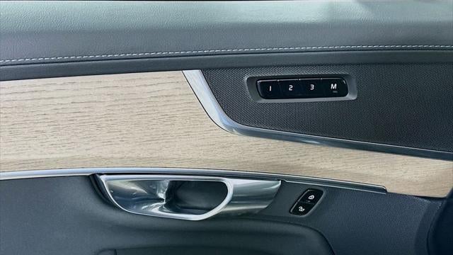 2026 Volvo XC90 B5 Plus 7P