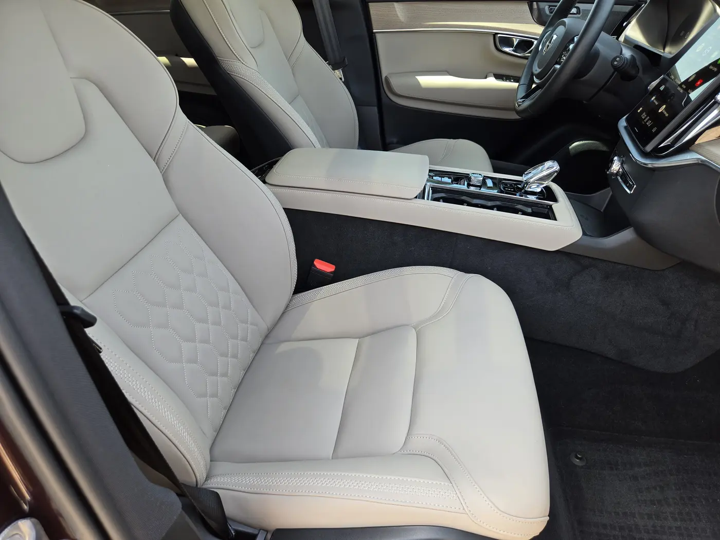 2026 Volvo XC90 - $55,959