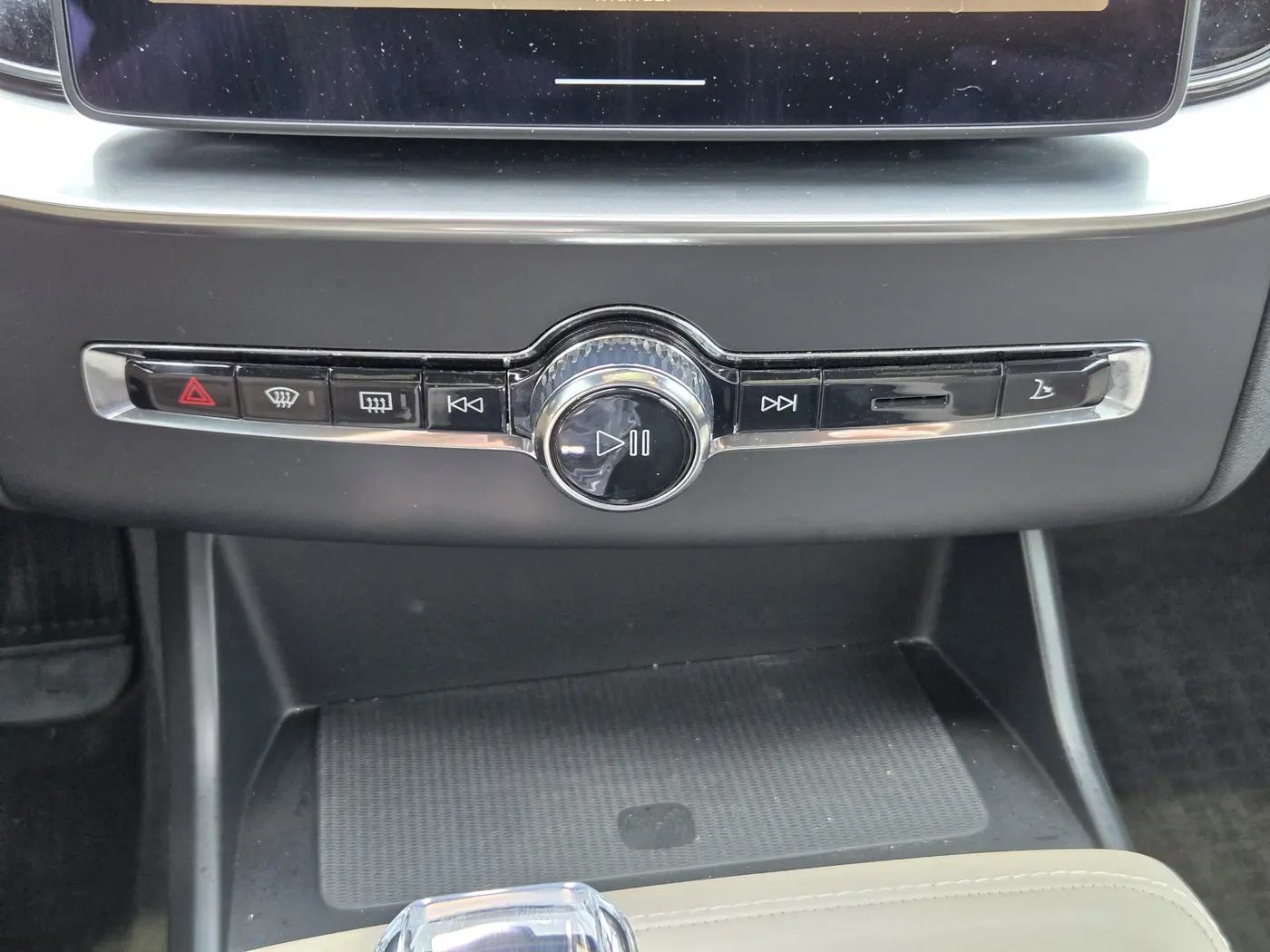 2026 Volvo XC90 - $55,959