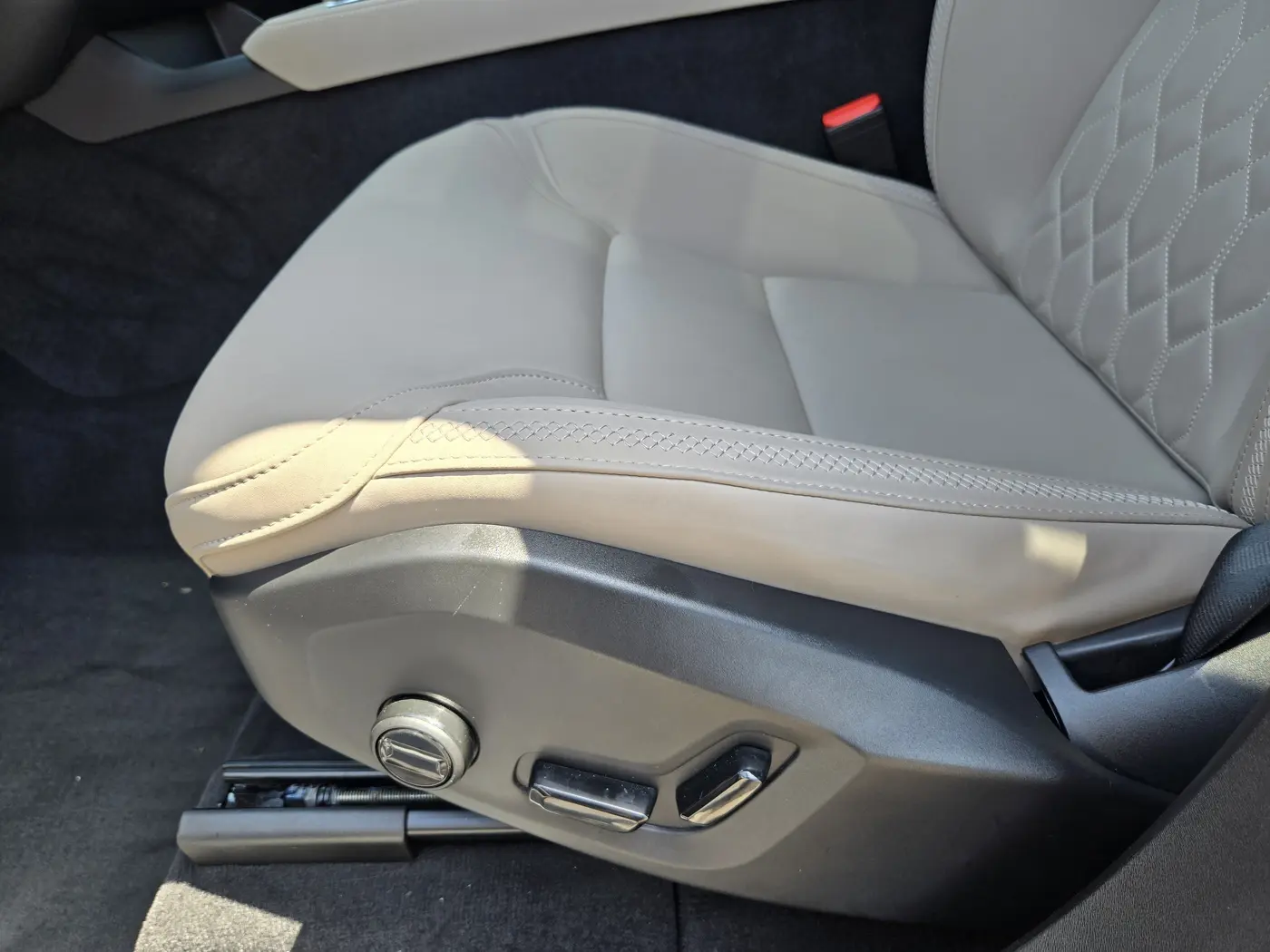 2026 Volvo XC90 - $55,959