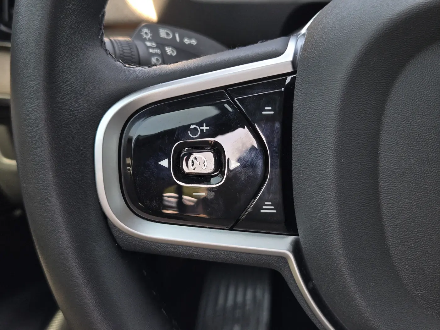 2026 Volvo XC90 - $55,959