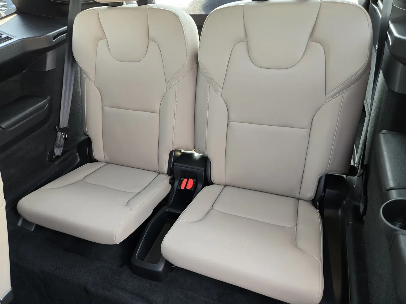 2026 Volvo XC90 - $55,959