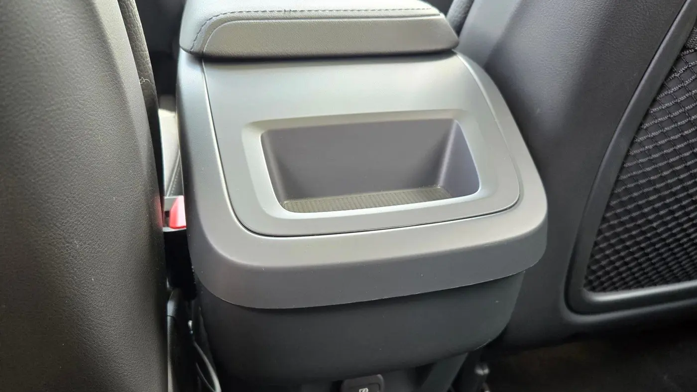2025 Volvo XC60 B5 Plus Dark Theme