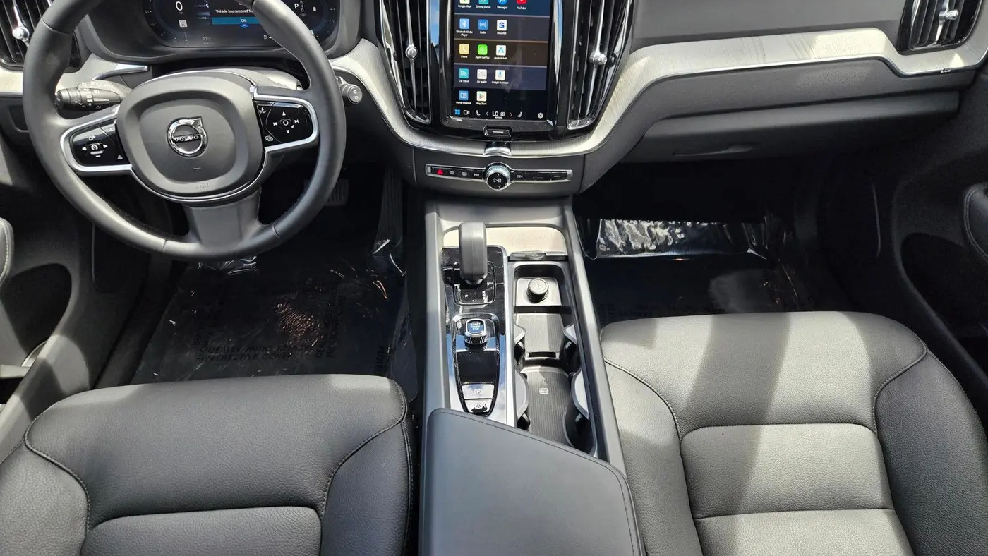 2025 Volvo XC60 B5 Plus Dark Theme