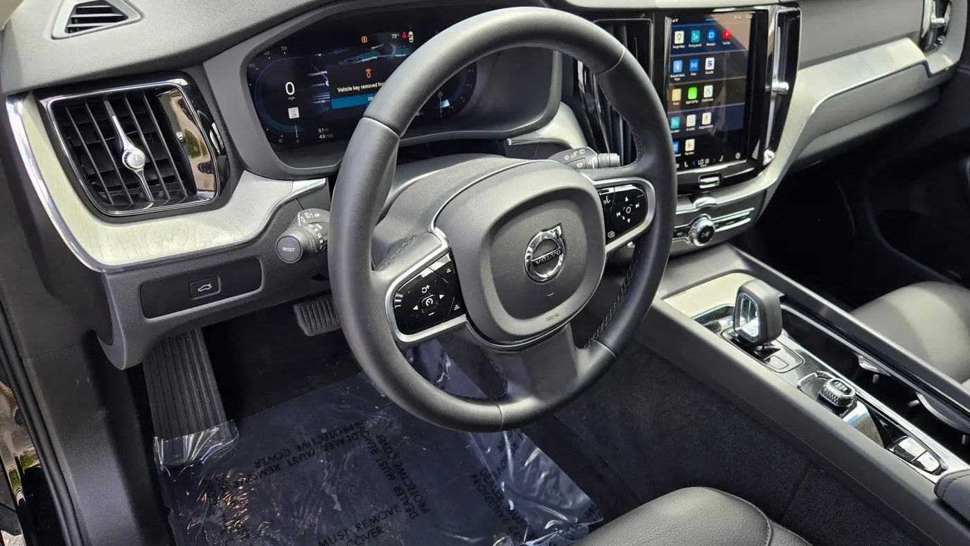2025 Volvo XC60 B5 Plus Dark Theme