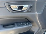 2025 XC60 Thumbnail 8